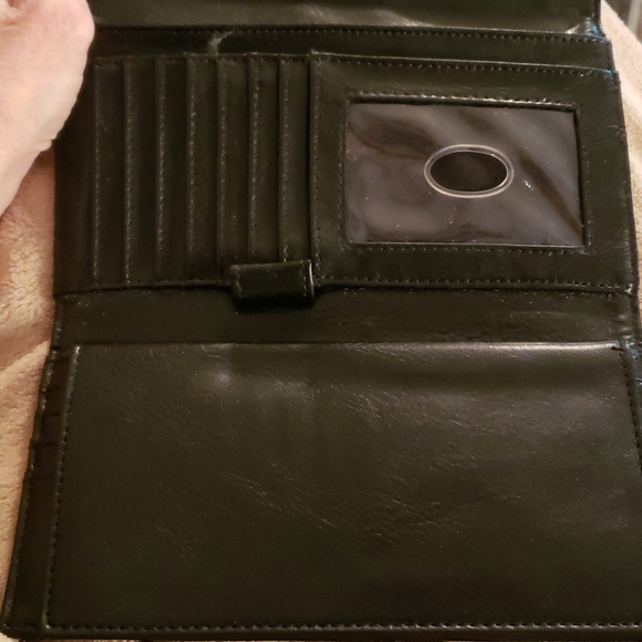 Guess Large Wallet/Checkbook - Picture 3 of 4